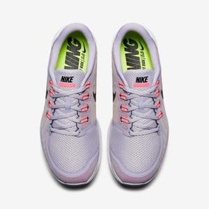 NIKE WOMENS FREE 5.0 +